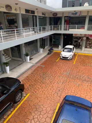En Piantini alquilo Local Comercial