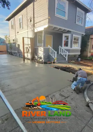 River Land Construction INC