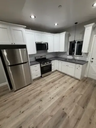 Detached ADU Rental - 2 Bedroom 1 Bath