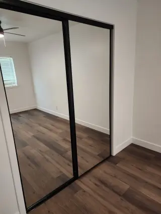 Hermoso Apartamento de 2 Rec / 1 Baño Totalmente Remodelado – Listo para Mudarse