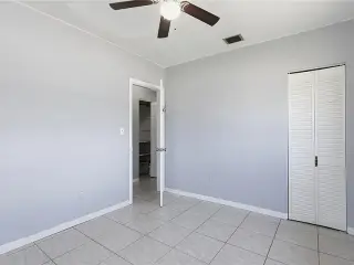 Hialeah Gem with Tropical Charm!