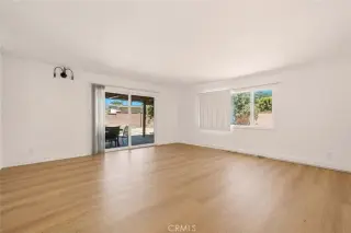 Casa luminosa de 3 dormitorios y 2 baños en North Hollywood