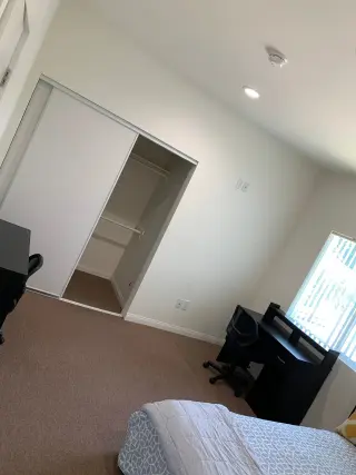 FULLY FURNISHED SHARED/STUDENT HOUSING MINUTES TO CAL STATE LA!!