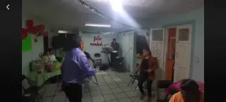 TECLADISTA VERSÁTIL