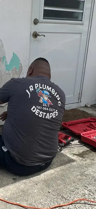 Servicios de Plomería 24/7 - Rápido y Confiable