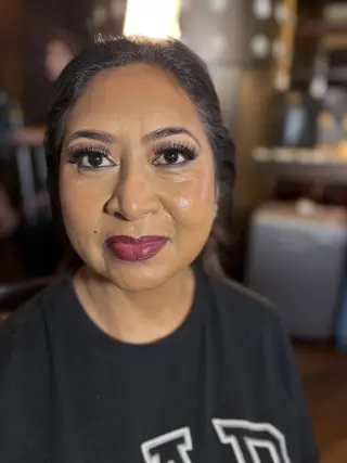 Servicios de Maquillaje Profesional para Eventos y Bodas