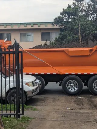 PRIMOS HAULING Y DEMOLICION