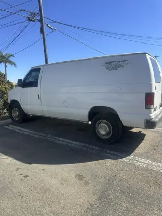 2003 Ford E-350 Van de Carga - Motor 5.4L V8