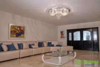 Mansión de Lujo en Venta o Alquiler en Arroyo Hondo II