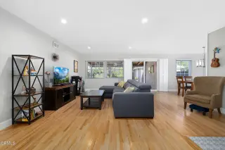 Super cute Winnetka charmer that has been tastefully renovated!