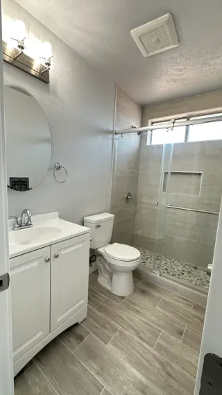 **** BELLO APT. RECIEN REMODELADO | 2ndo Pizo.| 2-Bed, 1-Bath ****