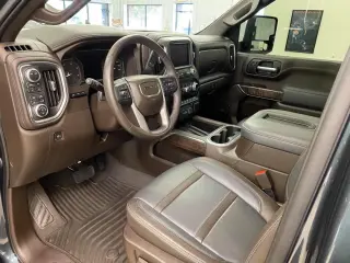 2025 GMC Sierra 2500HD Denali HD Crew Cab – Premium Luxury Heavy-Duty Truck!