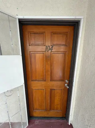 Glendale: 2 recámaras, 2 baños y balcón | $2,600/mes