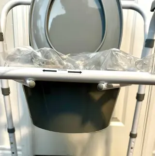 Bedside commode
