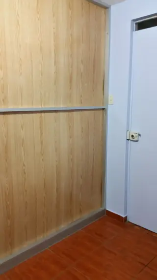 Se alquila minidepartamento semiamueblado en segundo piso en Covima La Molina