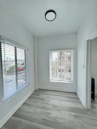 Spacious 1 Bedroom in Prime Ktown Area!