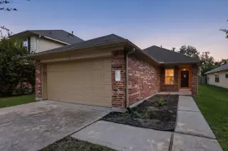 Beautiful 4-Bedroom Home for Rent – 2 Bathrooms