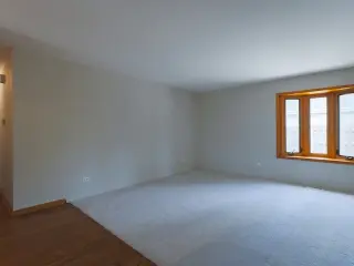 Available single story now for rent !