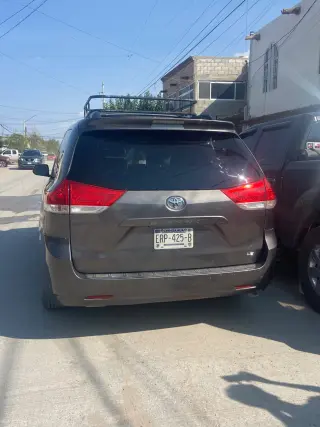 2013 TOYOTA SIENNA LE 3.5