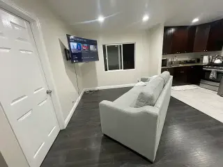 Charming One-Bedroom Suite home with Modern Updates, Ready