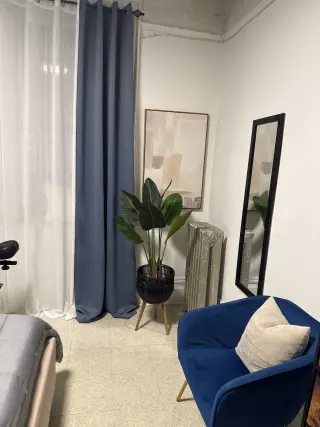 Habitación amplia y cómoda