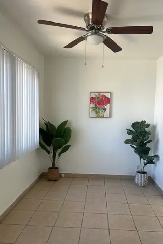 Beautiful upstairs apartment in the heart of Torrance