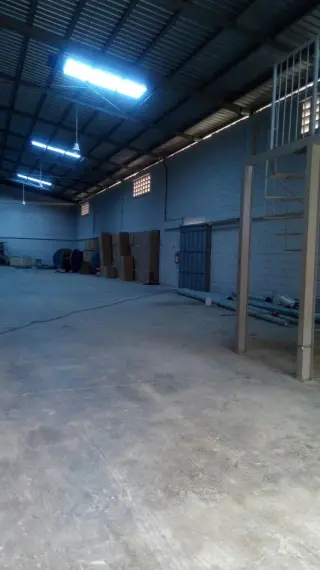 Alquilo Nave de 900 m2 próximo a Autopista de las Américas