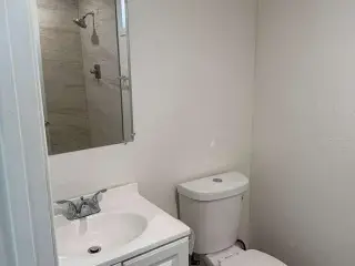 Casa en Alquiler - 2 Recámaras, 1 Baño - Excelente Ubicación