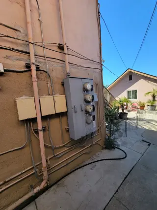 4 Units for sale  Los Angeles  $985000