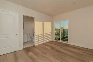 NEW  CONSTRUCTIONS: 4 BD/3 BATH TOWNHOME IN SOUTH CENTRAL LOS ANGELES