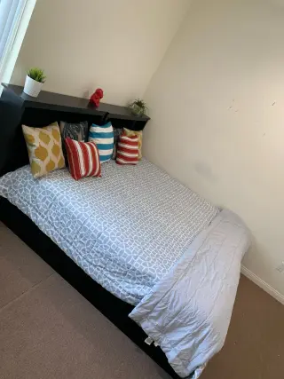 FULLY FURNISHED SHARED/STUDENT HOUSING MINUTES TO CAL STATE LA!!