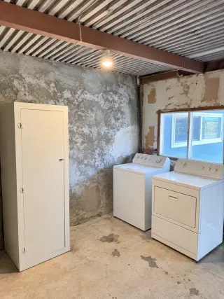 2 RECÁMARAS / 1 BAÑO – 1,100 FT² – PATIO CUBIERTO – $2,750