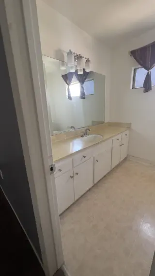 RENTO HABITACIÓN PRINCIPAL COVINA.
