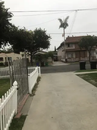 Se Renta Cuarto en bell ca