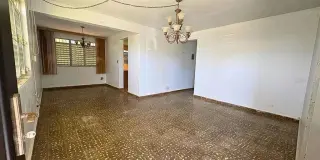 Esta propiedad cuenta con 3 dormitorios y 1 baño.