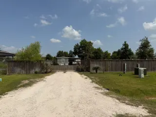 Venta de terrenos y casa móvil recién remodelada