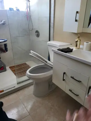 Servicios de Plomería 24/7 - JR Plumbing