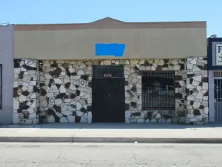 Compton - Edificio Comercial De Venta Por $519,000