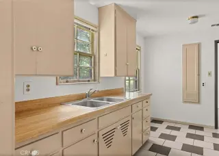 This home offers an unparalleled lifestyle of convenience