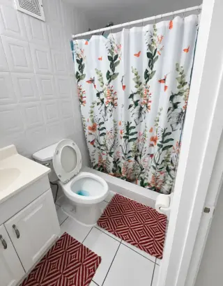 Cuarto disponible para rentar