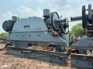 PRENSAS DOBLADORAS CINCINNATI EN TANDEM 44' x 1,500 TON