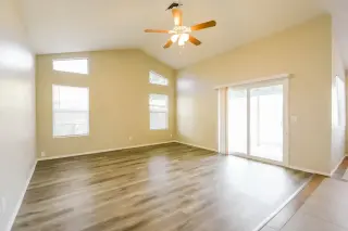 Stunning Spacious Unit