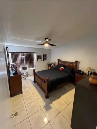 Hermoso Townhouse para la venta 2/2.5