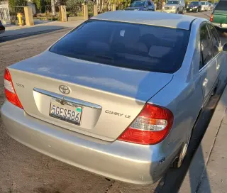 Toyota camry le 2004 titulo limpio