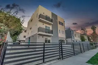NEW  CONSTRUCTIONS: 4 BD/3 BATH TOWNHOME IN SOUTH CENTRAL LOS ANGELES