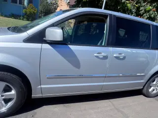 2008 Dodge Grand Caravan SXT - ¡Minivan Familiar Amistosa!