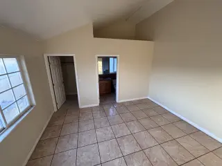 Dos. Casa de  2 recámaras, un baño