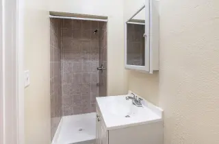 Estudio Amueblado en Boyle Heights - Todos los Servicios Incluidos