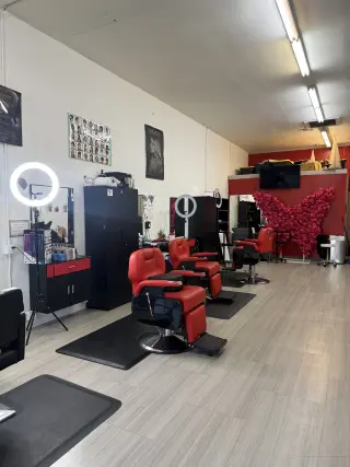 Estaciones para Barberos y Cosmetólogos en Renta