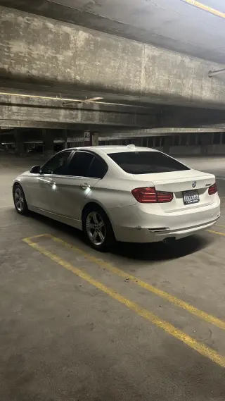 Se vender un BMW Series • 328i Sedan 4D